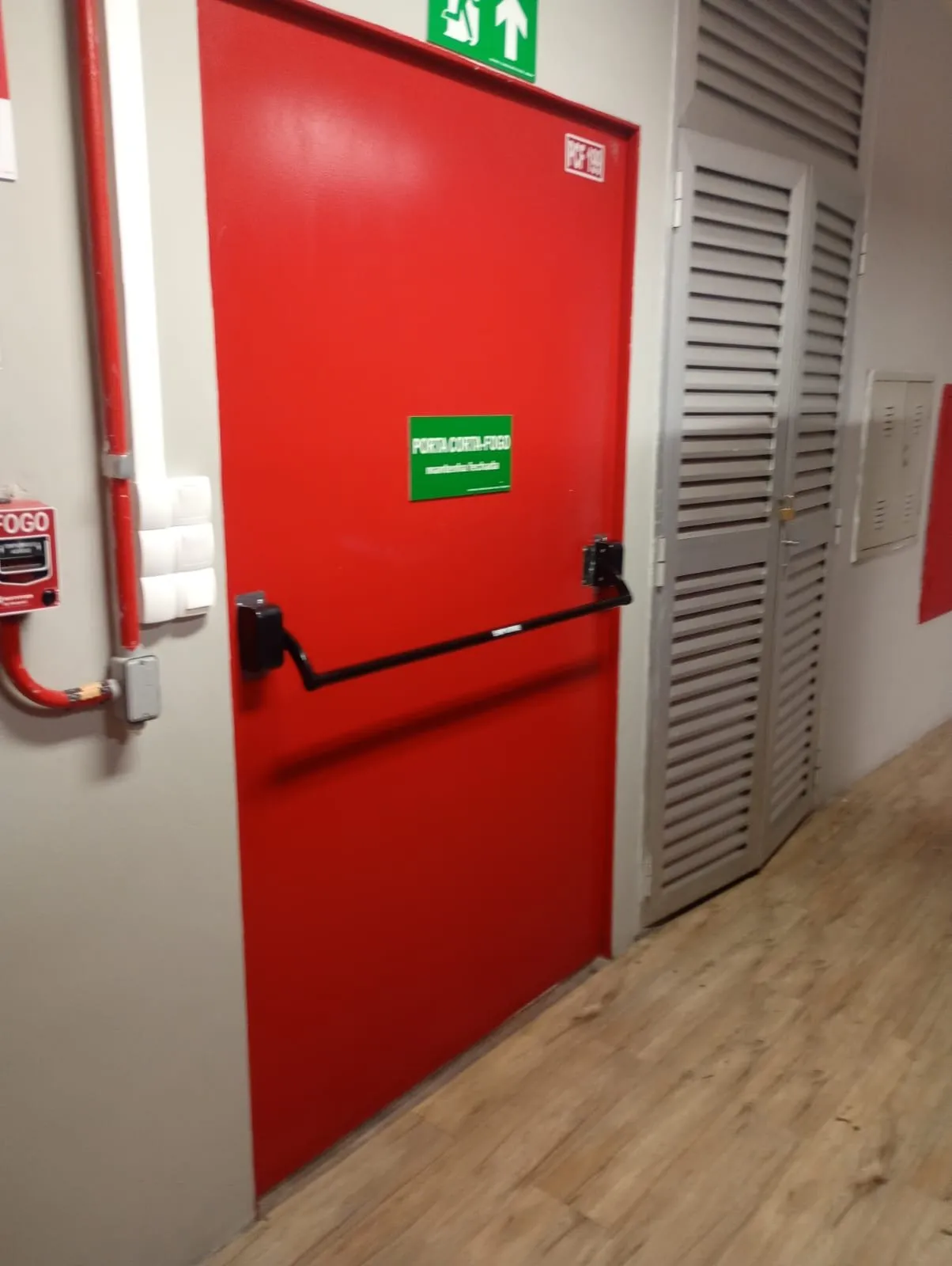 Porta Corta-Fogo P120 com Barra Antipânico na Planta da BASF (Suvinil)