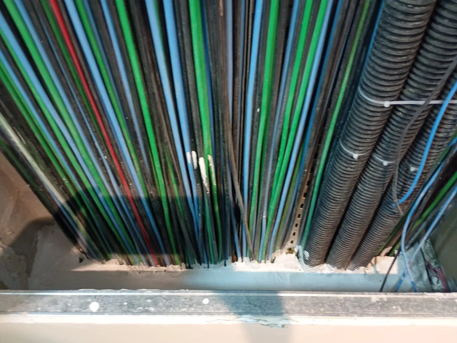 Selagem com Firestop em Shafts de Tubulações Em Condomínios